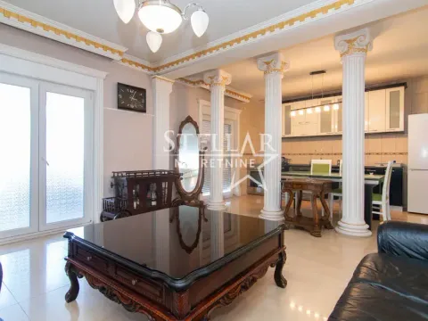 Izdavanje, trosoban stan, 130m², Gornja Gorica, Podgorica - image 2