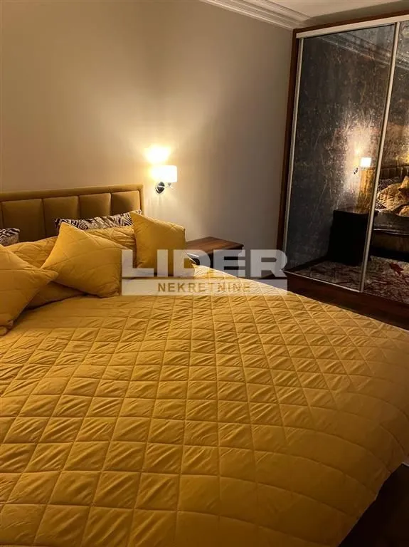 Izdavanje, trosoban stan, 75m², Čubura, Beograd