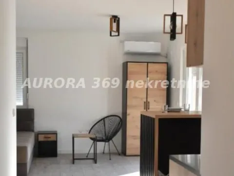 Izdavanje, poslovni prostor, 350m², Petrovaradin, Novi Sad - image 10