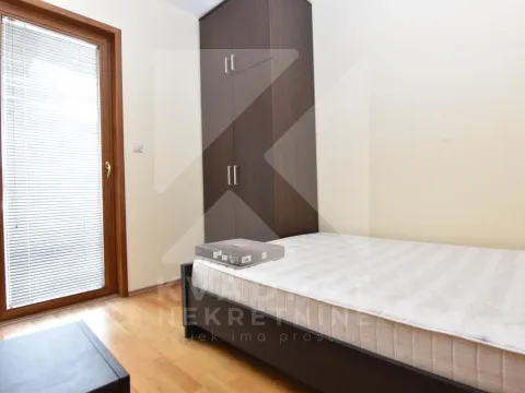 Izdavanje, jednosoban stan, 40m², Pobrežje, Podgorica - image 5