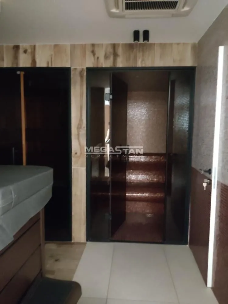 Sale, four bedroom apartment, 221m², Savski Venac, Beograd