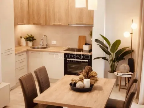 Izdavanje, stan, 80m², Tivat, Crna Gora - image 2