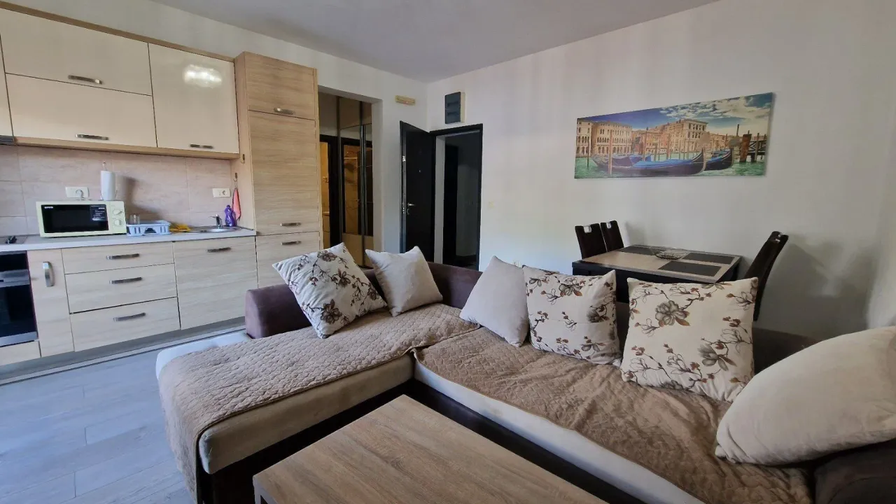 Izdavanje, jednosoban stan, 48m², Budva, Crna Gora