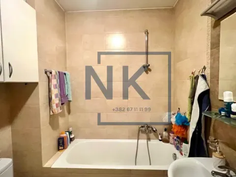 Sale, two bedroom apartment, 70m², Stari Aerodrom, Podgorica - image 11