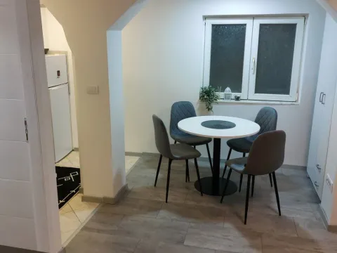 Prodaja, jednosoban stan, 33m², Zemun Centar, Zemun Sve Podlokacije - image 3