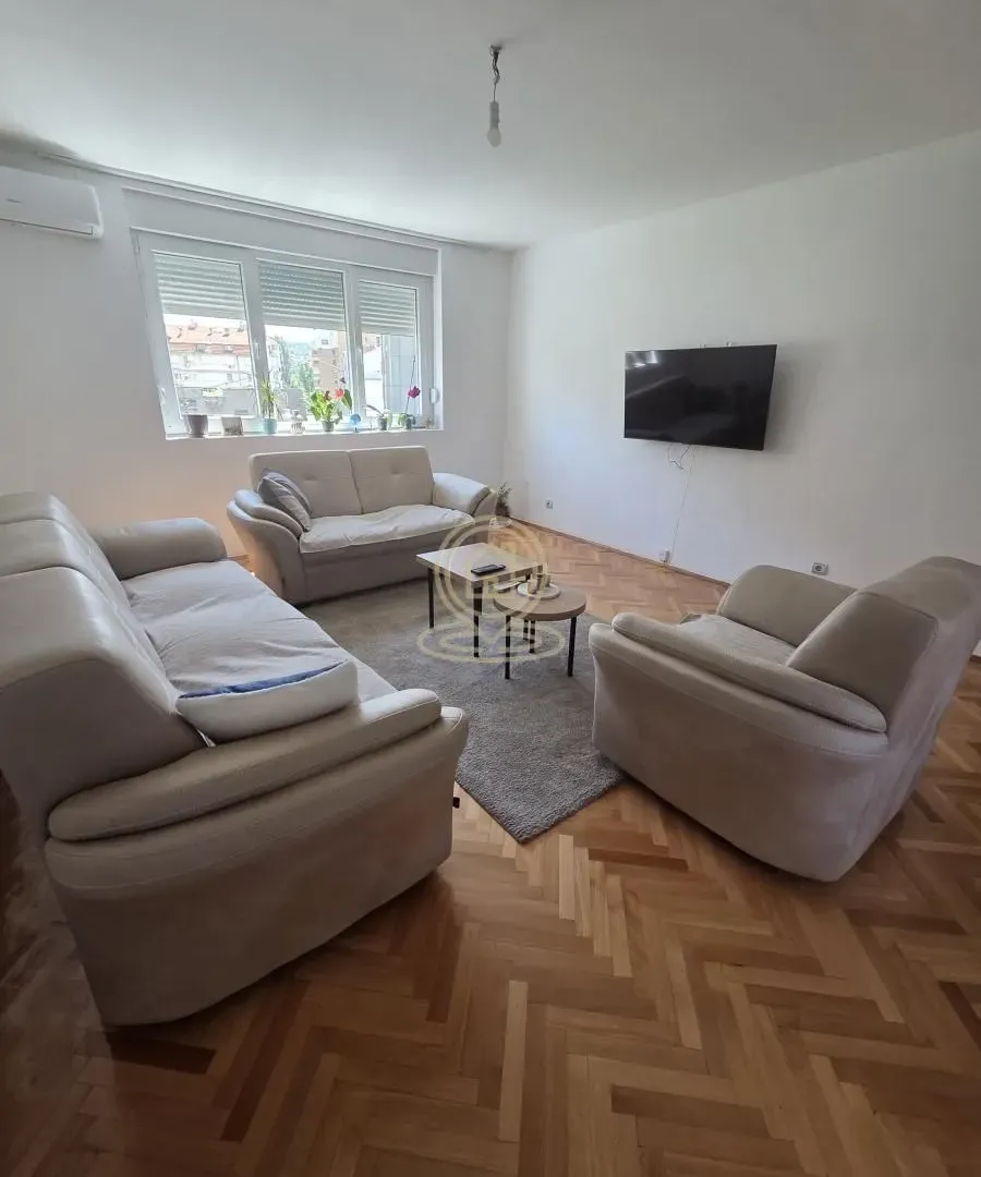 Prodaja, trosoban stan, 75m², Medijana, Niš