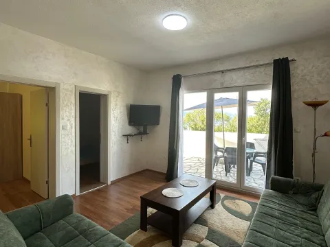 Izdavanje, dvosoban stan, 50m², Mažina, Tivat - image 13