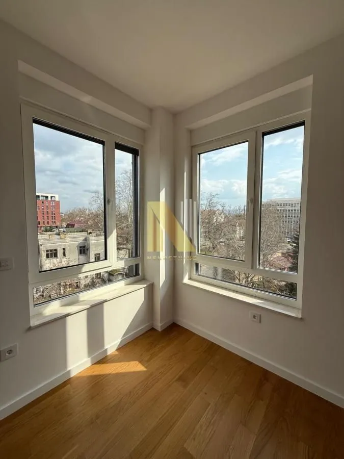 Prodaja, četvorosoban stan, 116m², Bulevar Evrope, Novi Sad Sve Podlokacije