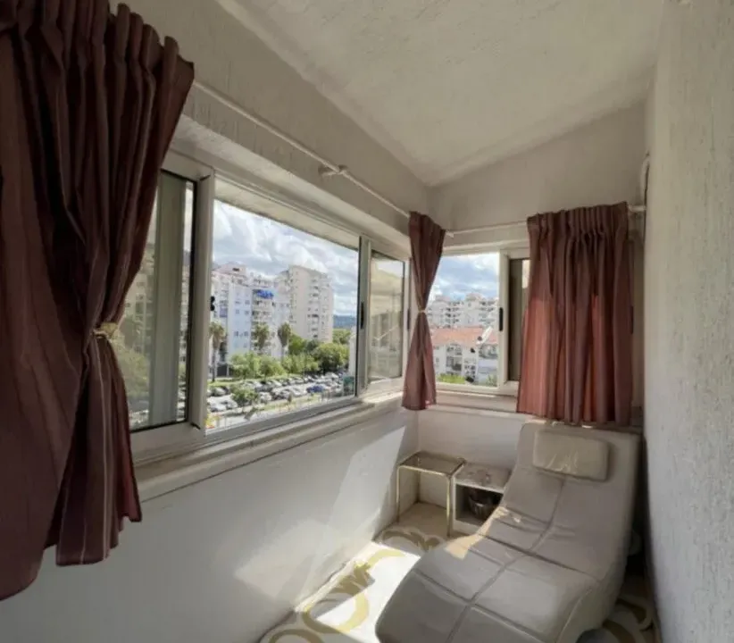 Izdavanje, dvosoban stan, 70m², Centar, Bar