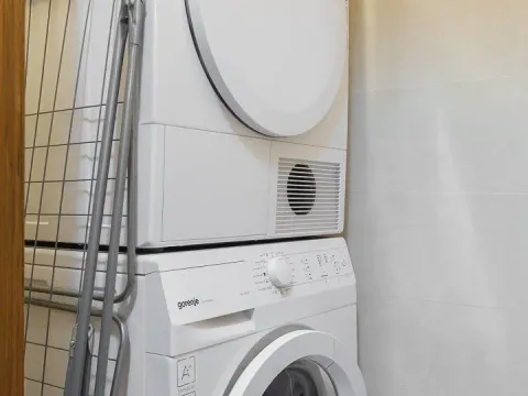 Izdavanje, trosoban stan, 140m², Centar, Podgorica - image 3