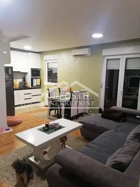 Sale, three bedroom apartment, 80m², Ledine, Beograd