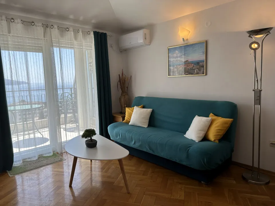 Rent, two bedroom apartment, 47m², Bečići, Budva