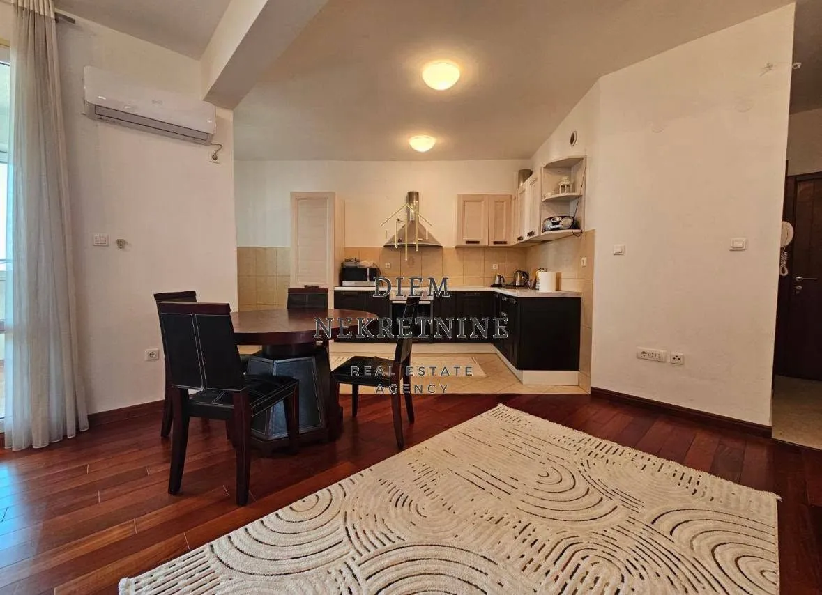 Rent, one bedroom apartment, 85m², Centar, Bar