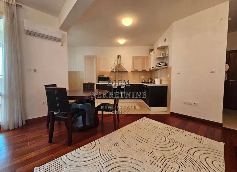 Rent, one bedroom apartment, 85m², Centar, Bar