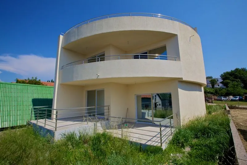 Prodaja, kuća, 404m², Utjeha, Bar