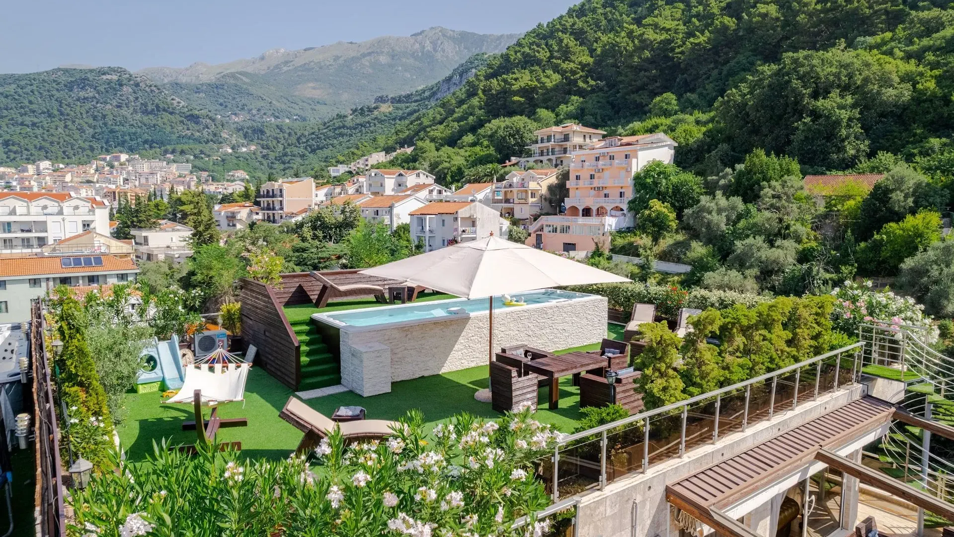 Sale, three bedroom apartment, 400m², Budva, Crna Gora