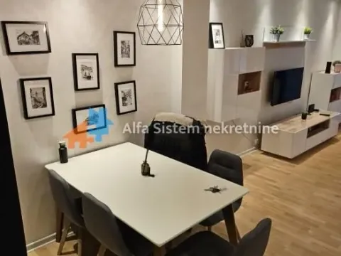 Izdavanje, trosoban stan, 70m², Stari Grad, Beograd - image 3