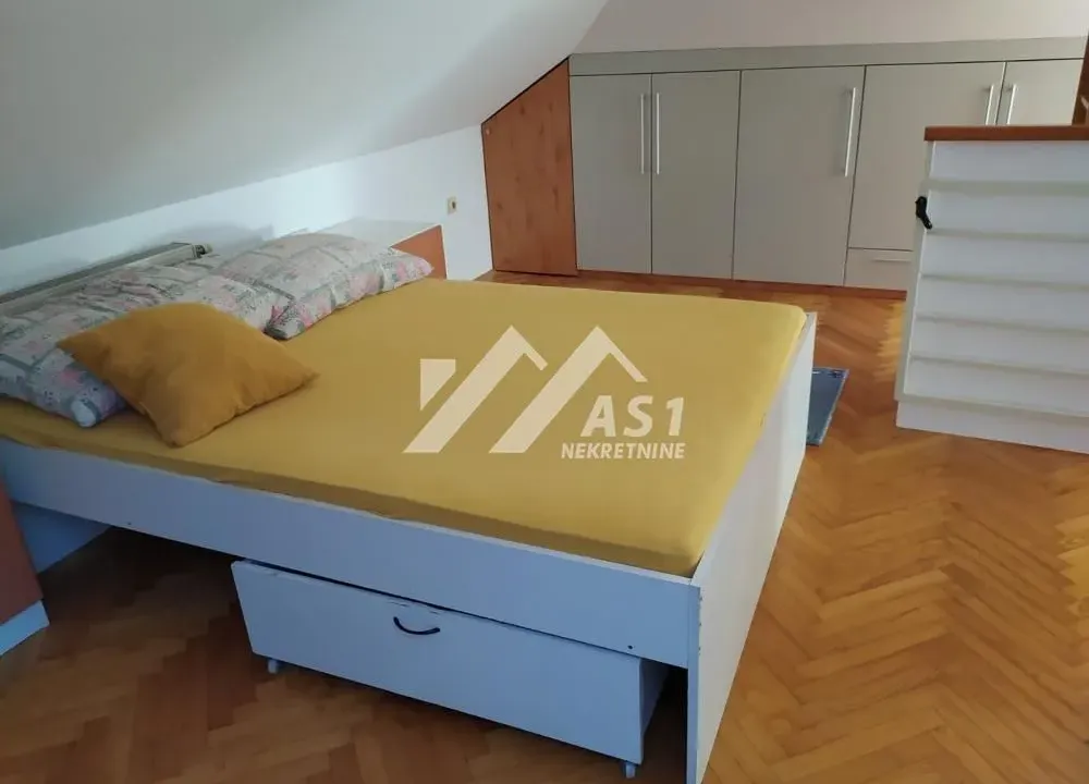 Izdavanje, stan, 130m², Grbavica, Novi Sad Sve Podlokacije
