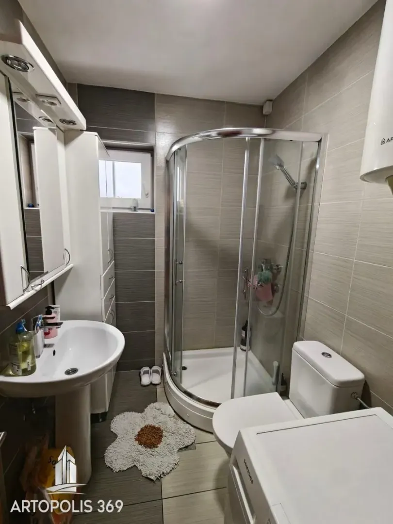 Prodaja, trosoban stan, 81m², Zemun Sve Podlokacije, Beograd