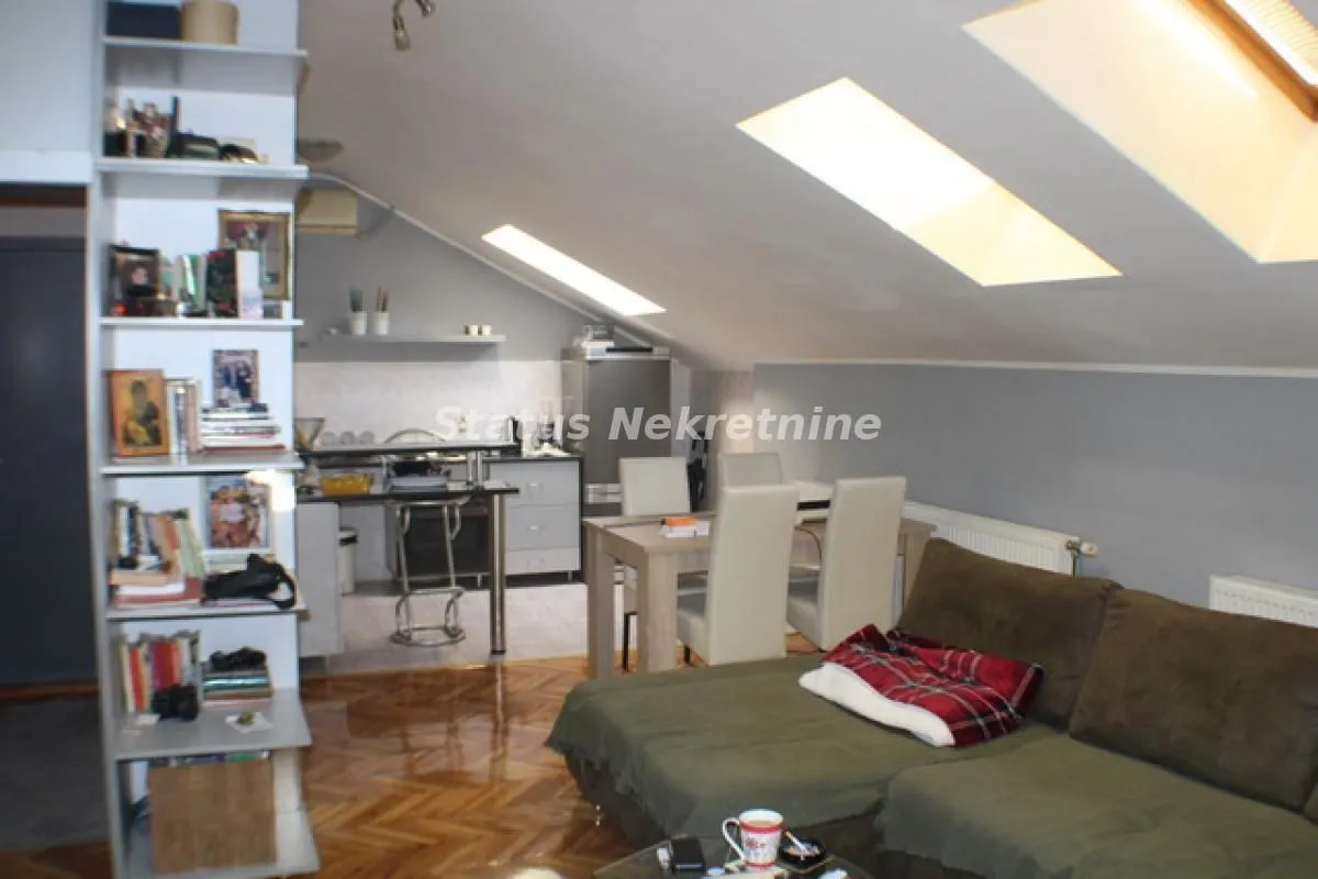 Prodaja, dvosoban stan, 77m², Stari grad, Novi Sad