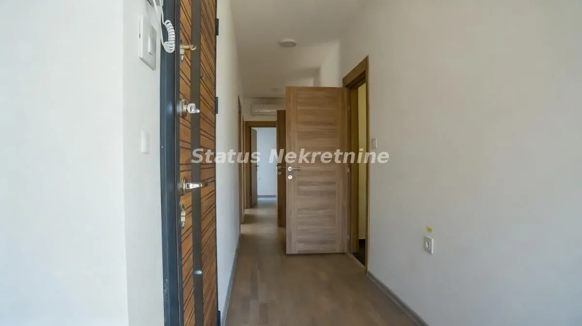 Prodaja, trosoban stan, 78m², Petrovaradin, Novi Sad
