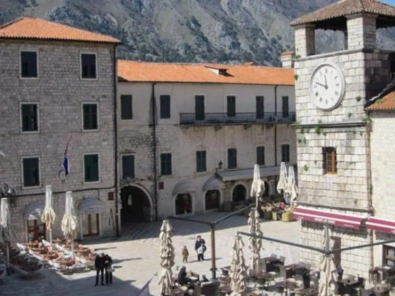 Prodaja, trosoban stan, 104m², Stari Grad Kotor, Kotor