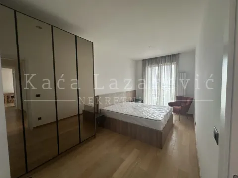 Izdavanje, trosoban stan, 92m², Stari Grad, Beograd - image 12