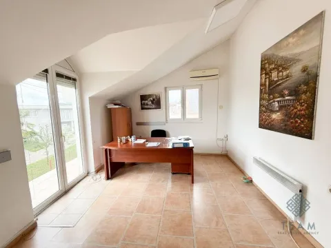 Rent, office space, 110m², Gornja Gorica, Podgorica - image 11