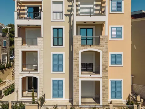 Prodaja, stan, 40m², Tivat, Crna Gora - image 6