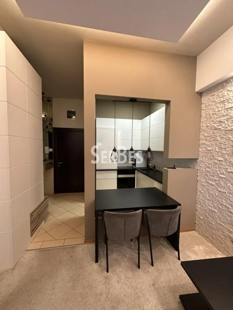Izdavanje, dvosoban stan, 50m², Bulevar Oslobodjenja, Novi Sad Sve Podlokacije