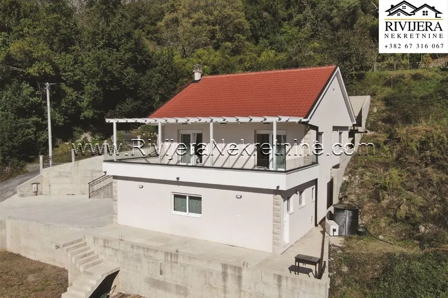 Prodaja, kuća, 220m², Zelenika, Herceg Novi