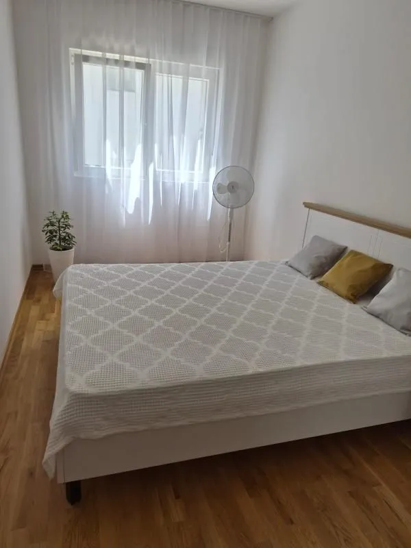 Prodaja, jednosoban stan, 46m², Lazi, Budva