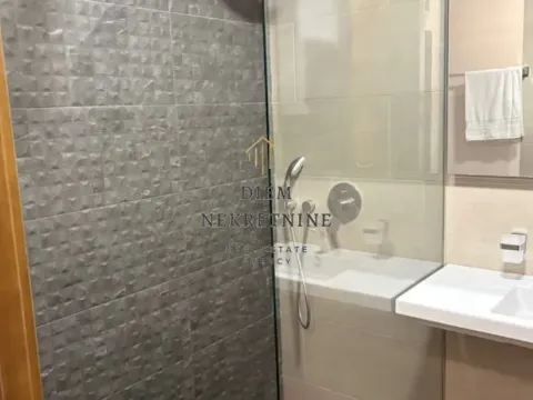 Izdavanje, jednosoban stan, 49m², Stara Varoš, Podgorica - image 6