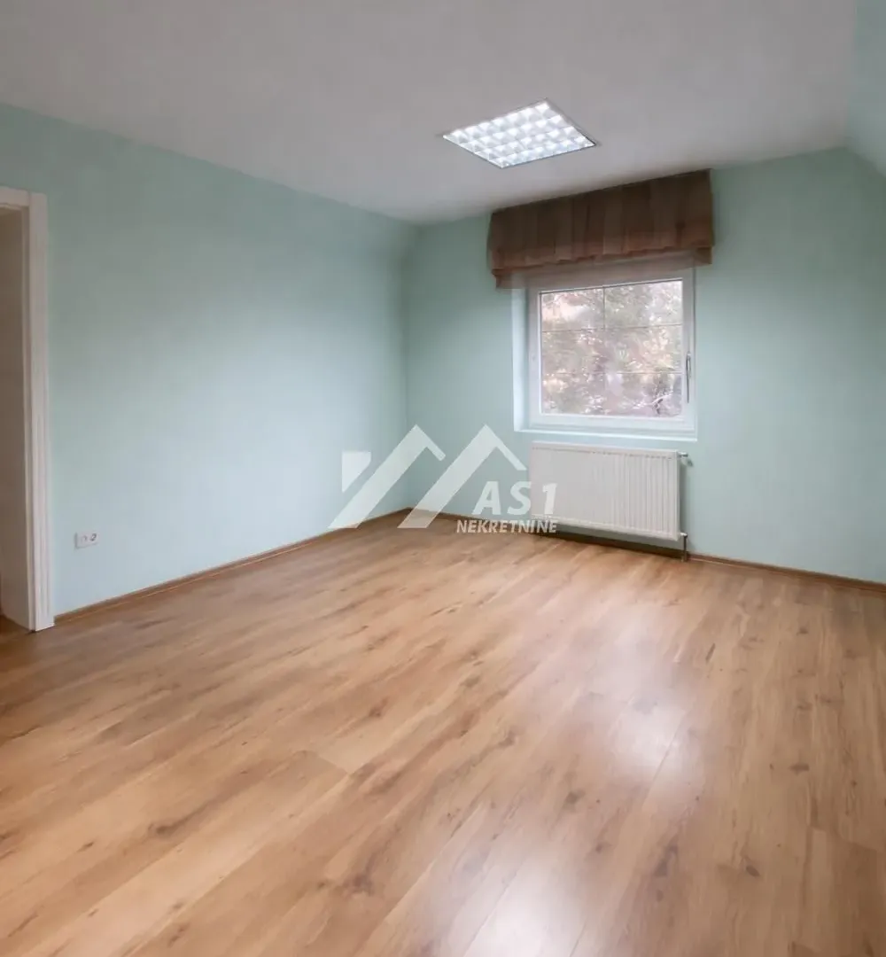 Rent, office space, 300m², Petrovaradin, Novi Sad