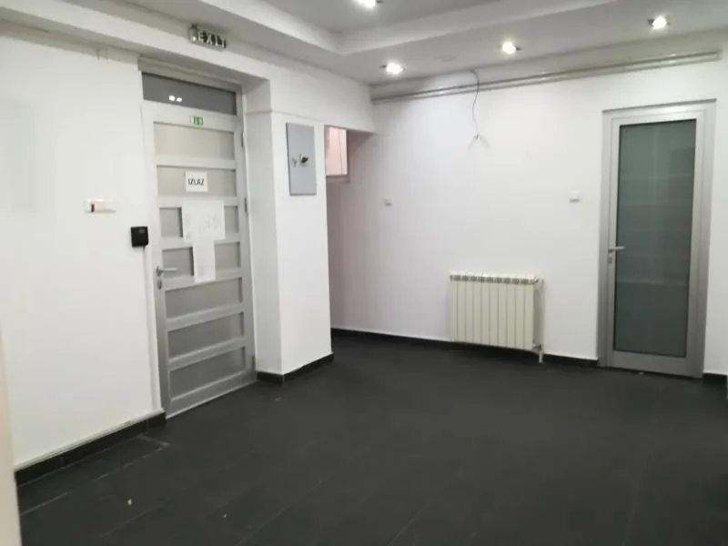 Izdavanje, poslovni prostor, 130m², Stari Grad, Beograd