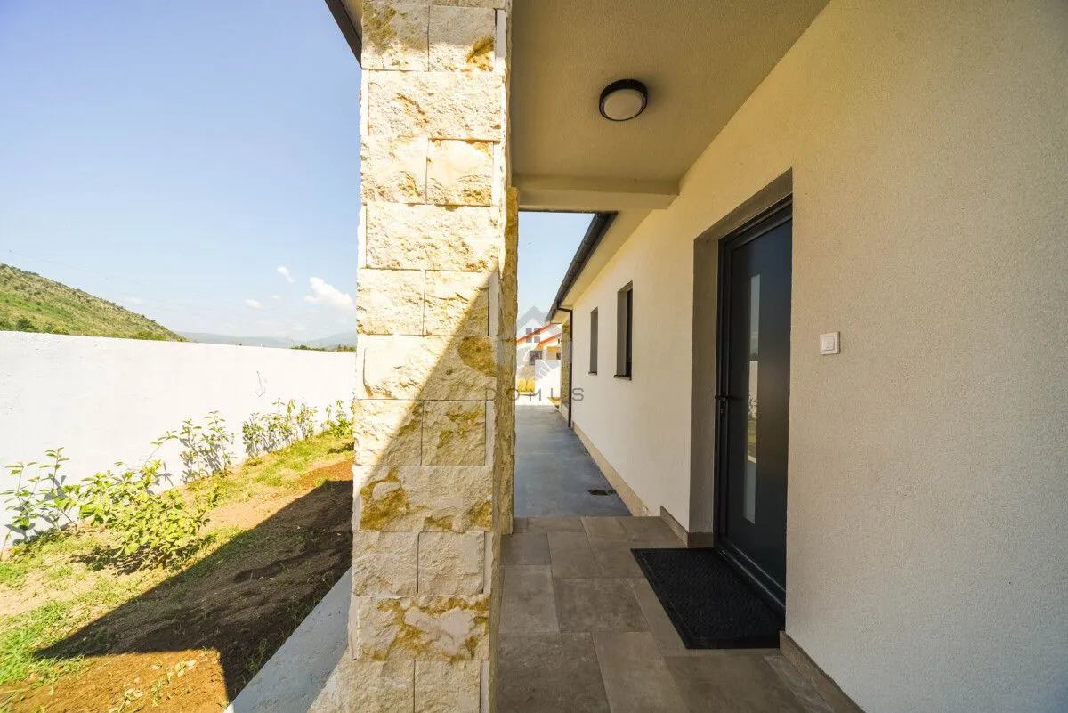 Prodaja, kuća, 130m², Tološi, Podgorica