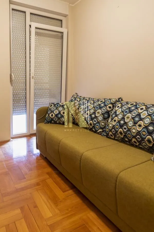 Izdavanje, dvosoban stan, 47m², Bulevar Oslobodjenja, Novi Sad Sve Podlokacije