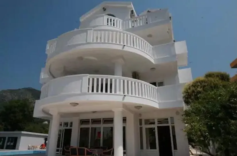Prodaja, ugostiteljski objekat, 1500m², Centar, Budva