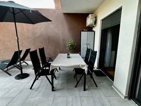 Rent, one bedroom apartment, 48m², Dobrota, Kotor - image 8