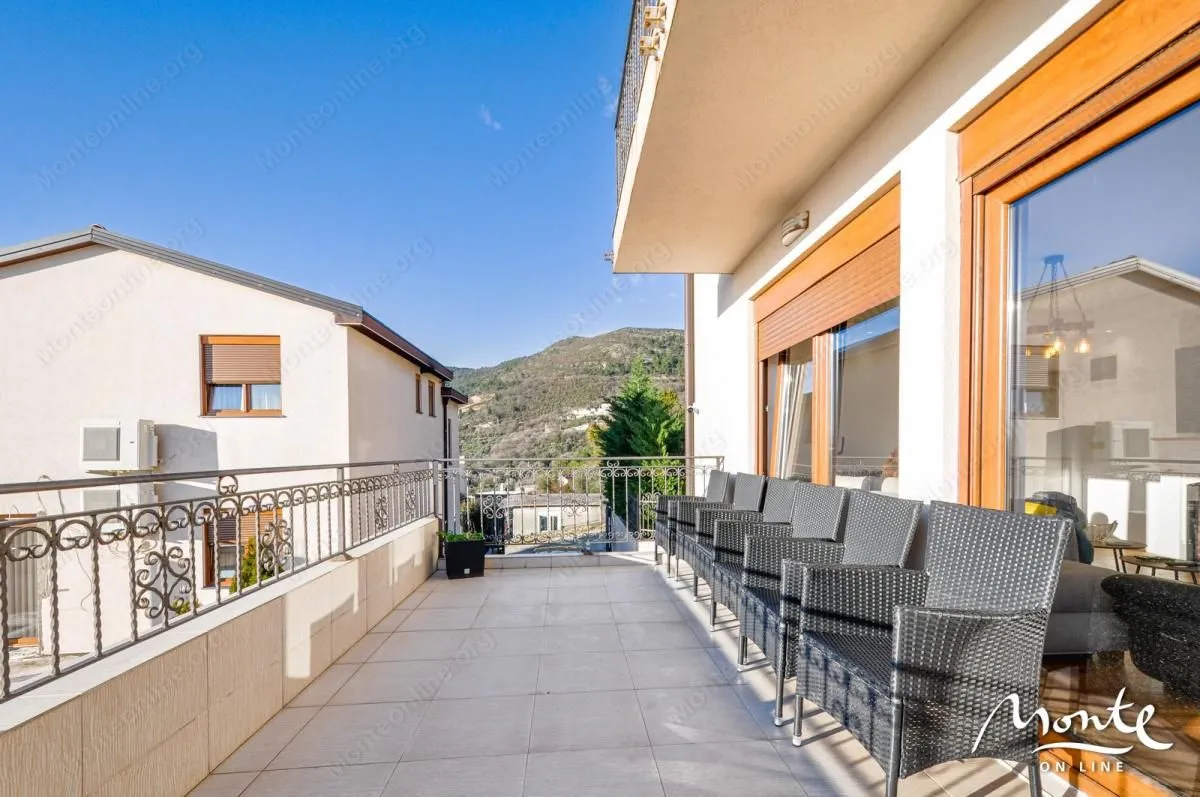 Prodaja, kuća, 176m², Kavač, Kotor