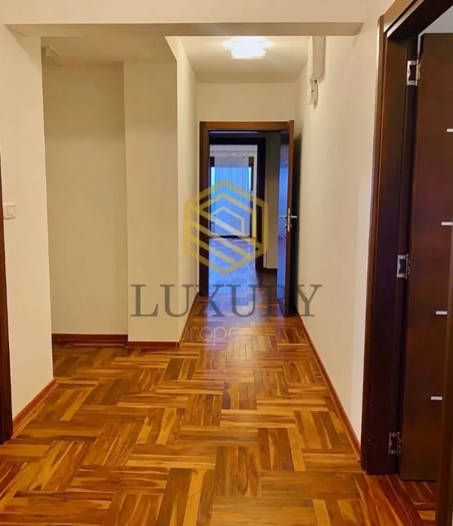 Prodaja, četvorosoban stan, 174m², Gorica C, Podgorica