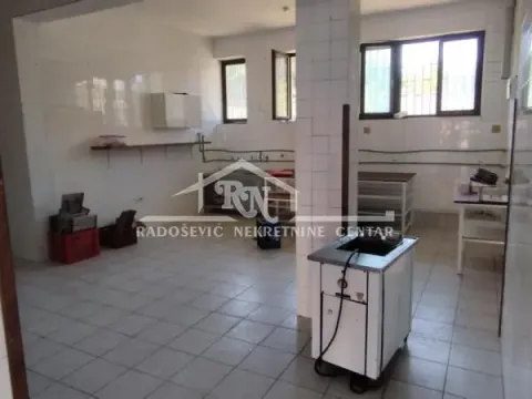 Izdavanje, poslovni prostor, 150m², Zemun Meandri, Zemun Sve Podlokacije - image 3