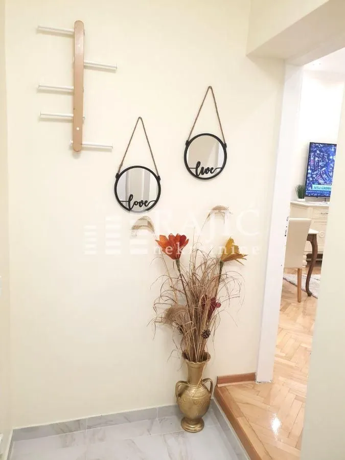 Rent, three bedroom apartment, 75m², Vračar Sve Podlokacije, Beograd