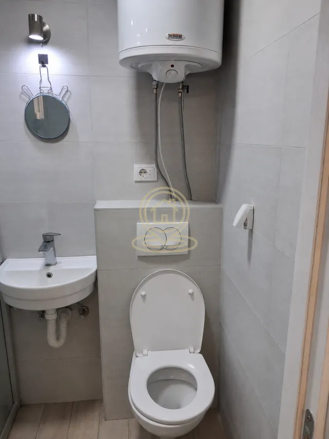 Izdavanje, jednosoban stan, 20m², Podbara, Novi Sad Sve Podlokacije