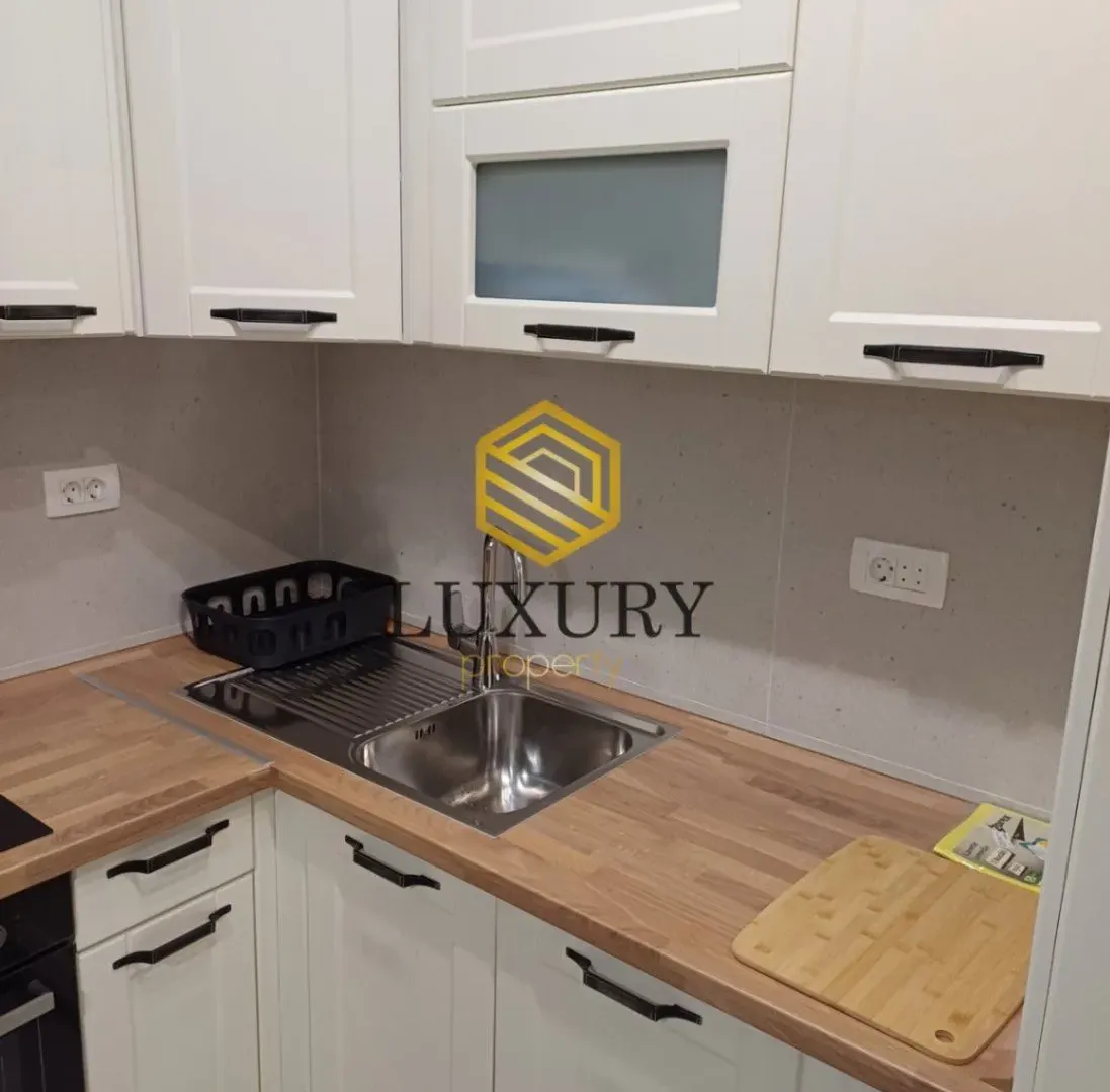 Izdavanje, jednosoban stan, 45m², Central Point, Podgorica