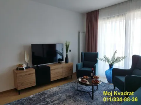Izdavanje, trosoban stan, 92m², Stari Grad, Beograd - image 2