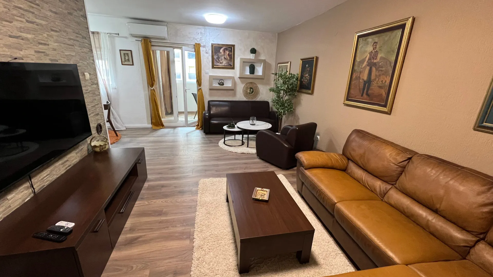 Izdavanje, trosoban stan, 108m², Momišići, Podgorica