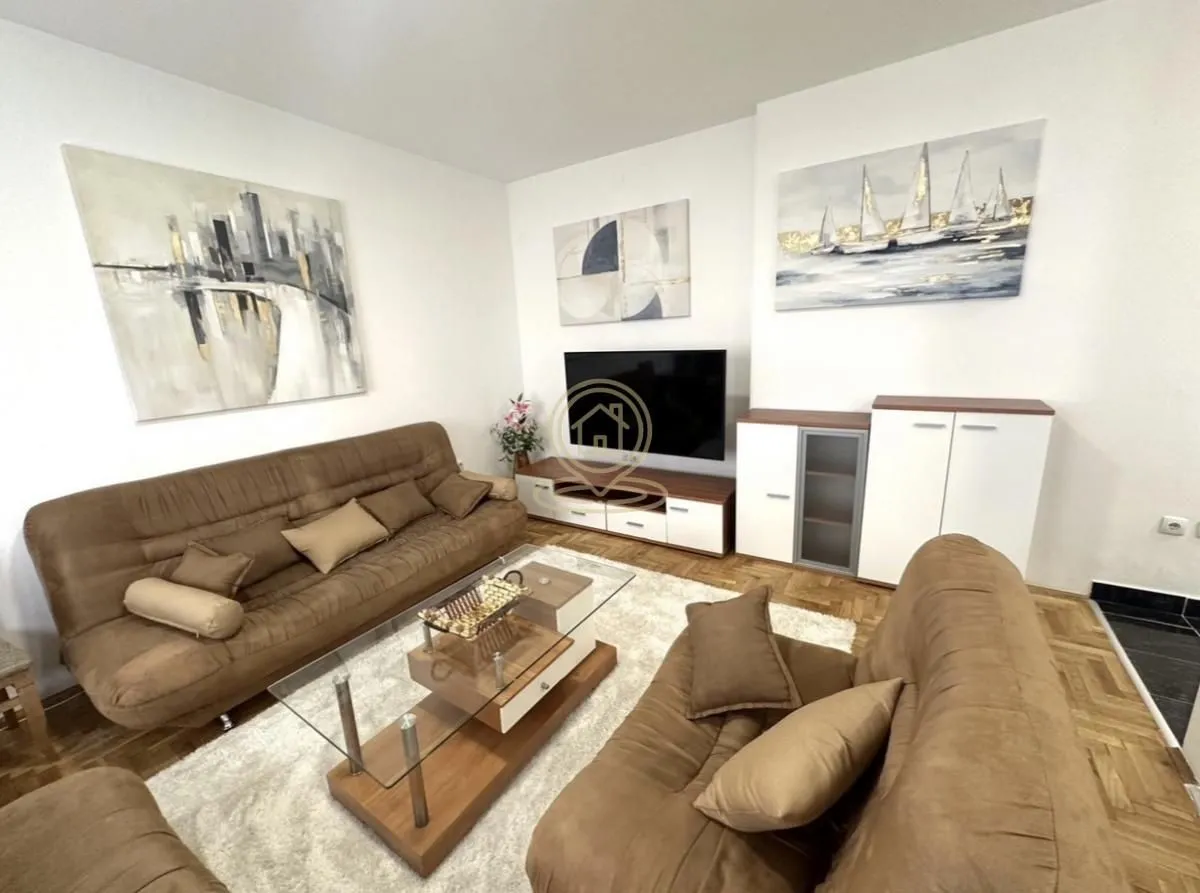 Izdavanje, dvosoban stan, 46m², Sajmište, Novi Sad
