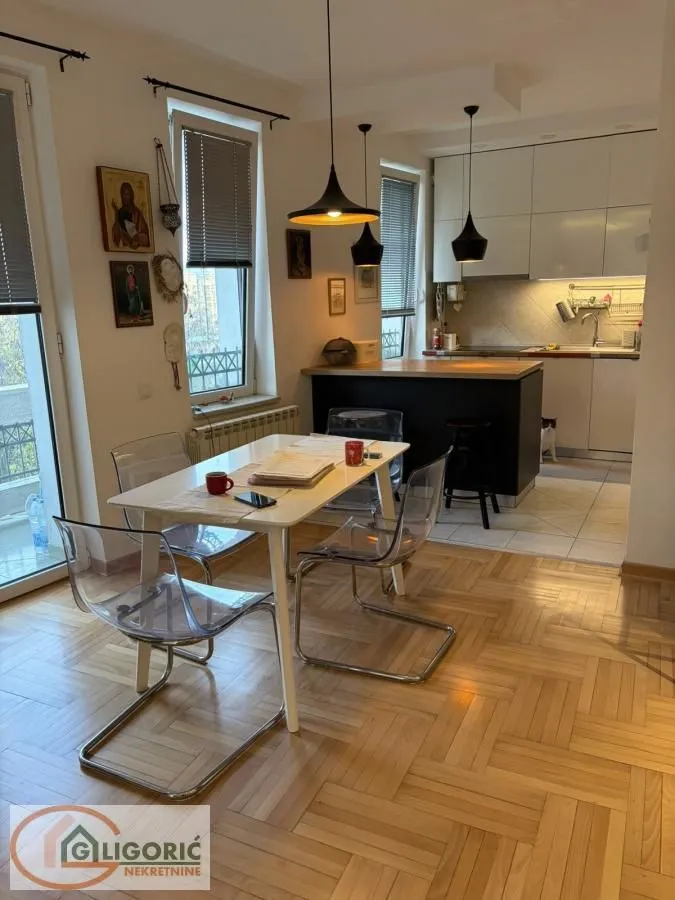 Prodaja, četvorosoban stan, 103m², Julino Brdo, Beograd