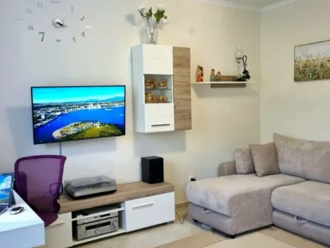 Rent, studio apartment, 28m², Sutomore, Bar - image 5